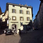 Accademia Deluxe